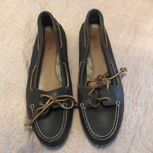 Dark brown leather Sperrys